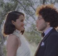 Selena Gomez și Benny Blanco s-au căsătorit! Primele imagini de la nunta anului 2025